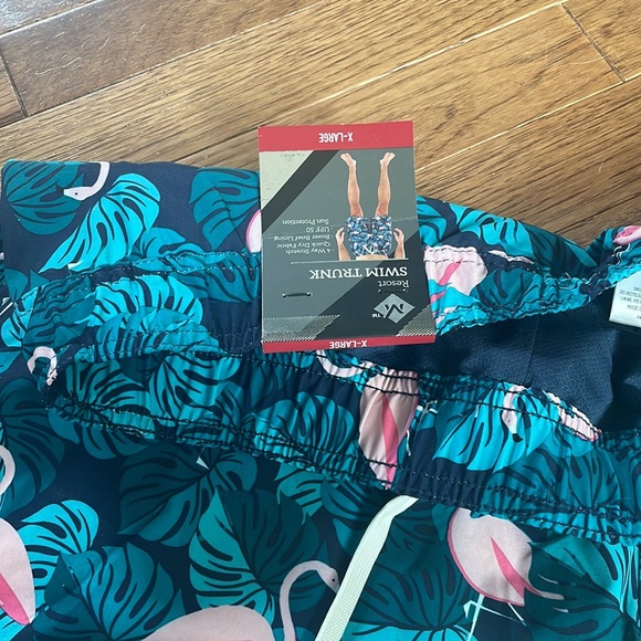 Men’s swim shorts - Picture 3 of 3